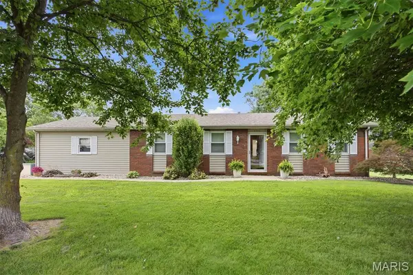 2210 Broadway, Highland, IL 62249