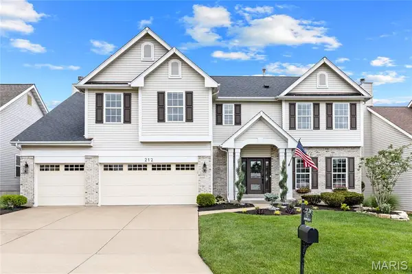 212 Chestnut Hill Drive, O'Fallon, MO 63368