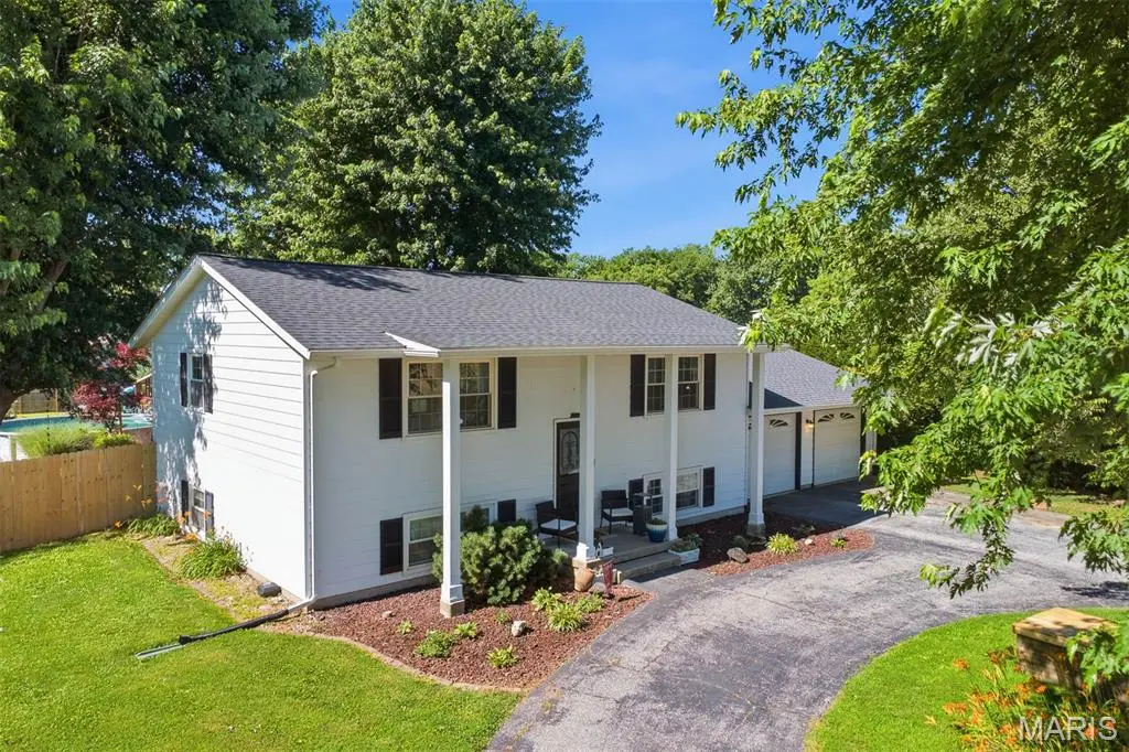 10904 Lake Road, Highland, IL 62249 - #1