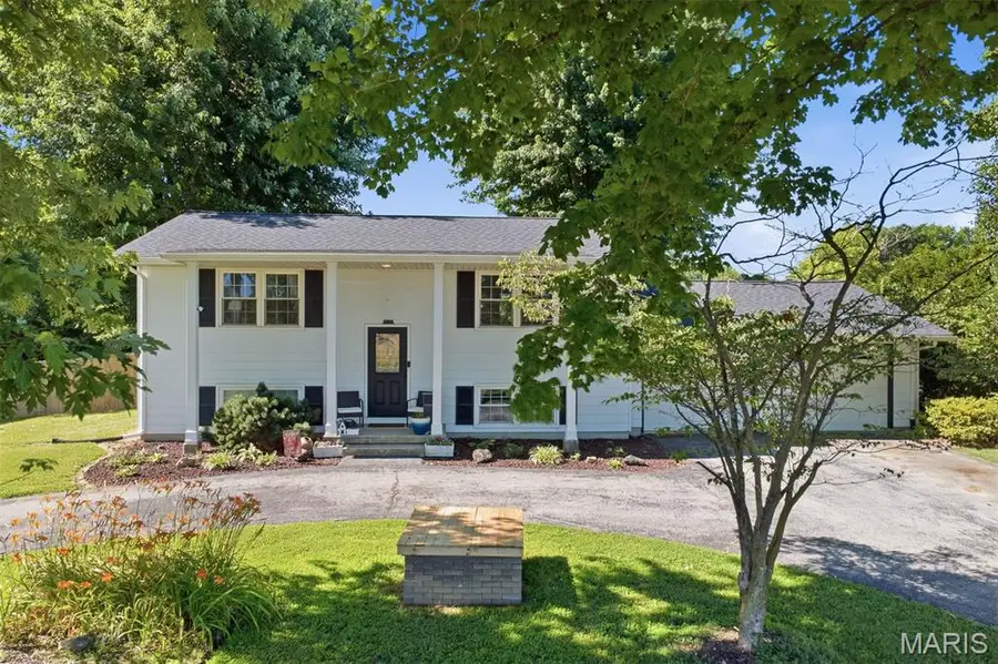 10904 Lake Road, Highland, IL 62249 - #3