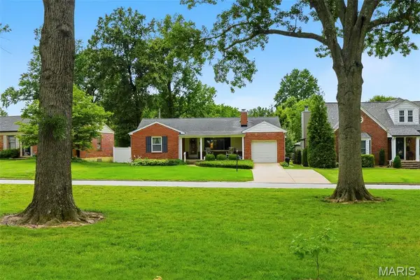 9368 Parkside Drive, St Louis, MO 63144
