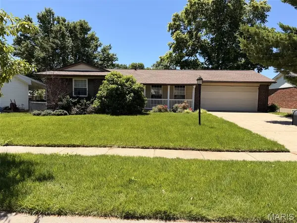 11826 Park Court, Maryland Heights, MO 63043