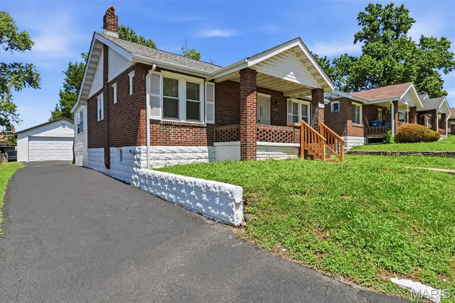 8221 Toddy Avenue, Saint John, MO 63114 - #3
