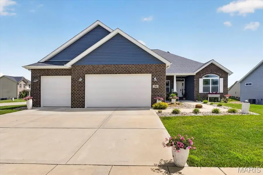 204 Meridian Oaks Drive, Glen Carbon, IL 62034 - #2