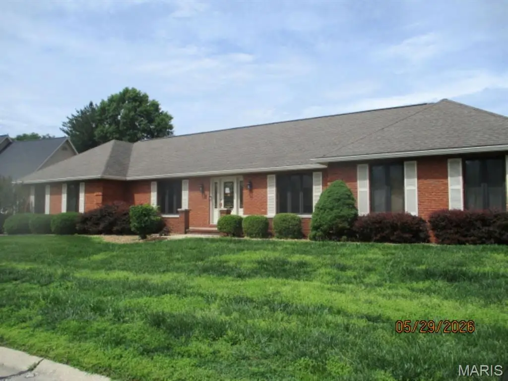 200 Lake Lorraine Drive, Swansea, IL 62226 - #1