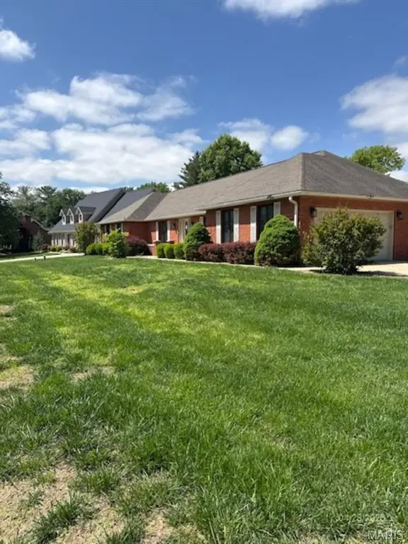 200 Lake Lorraine Drive, Swansea, IL 62226 - #2