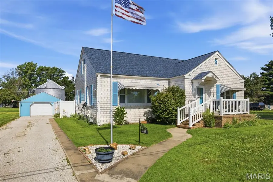 209 S Broadway, Hoffman, IL 62250 - #3