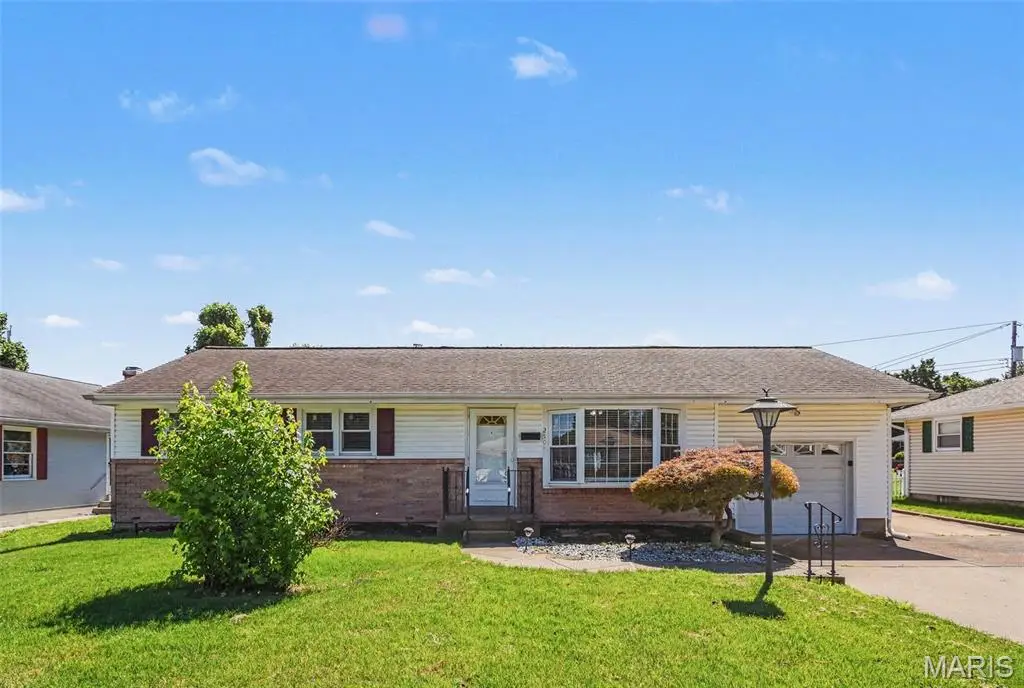 250 Monterey Drive, Florissant, MO 63031 - #1