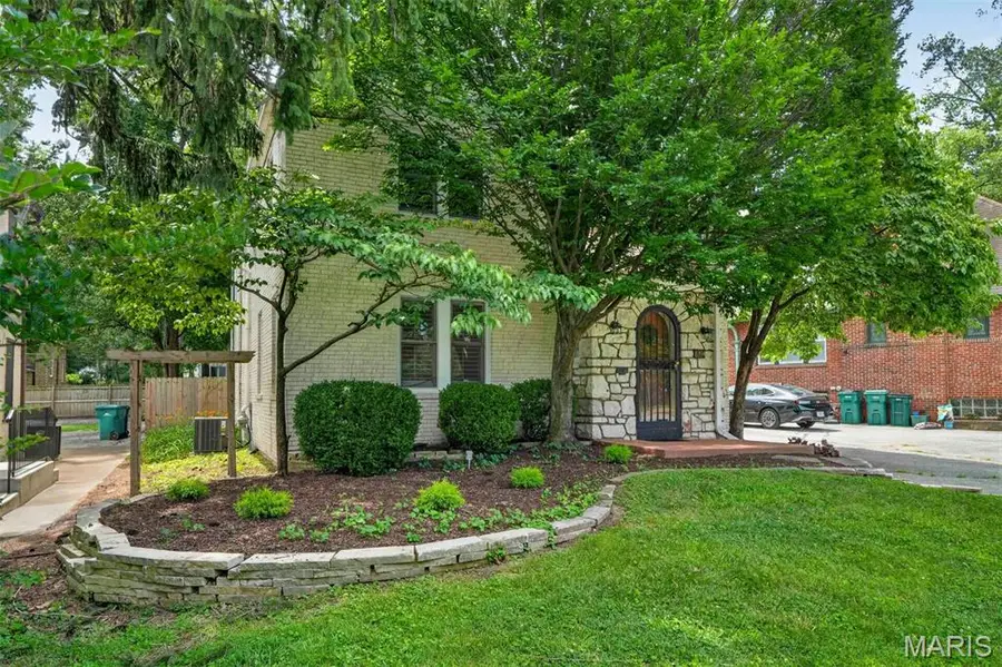 8394 Big Bend Boulevard, Webster Groves, MO 63119 - #2