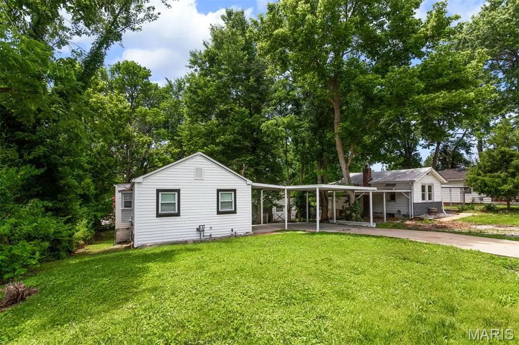10532 Decker Avenue, Saint Louis, MO 63114 - #1