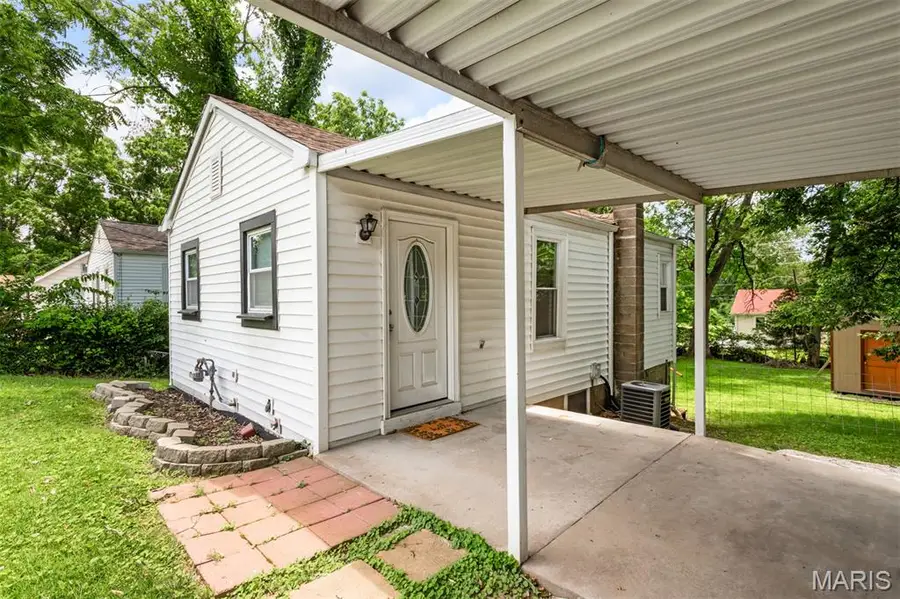 10532 Decker Avenue, Saint Louis, MO 63114 - #3