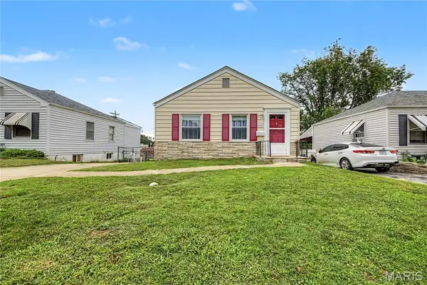 10725 Saint Lawrence Lane, St Ann, MO 63074