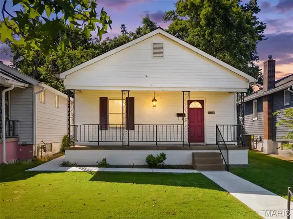 4672 Dewey Avenue, St Louis, MO 63116