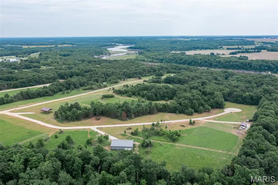 24 Halyon Estates, Perry, MO 63462 - #2