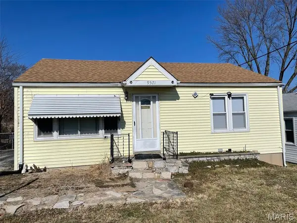 9571 Pagewood Avenue, Overland, MO 63114
