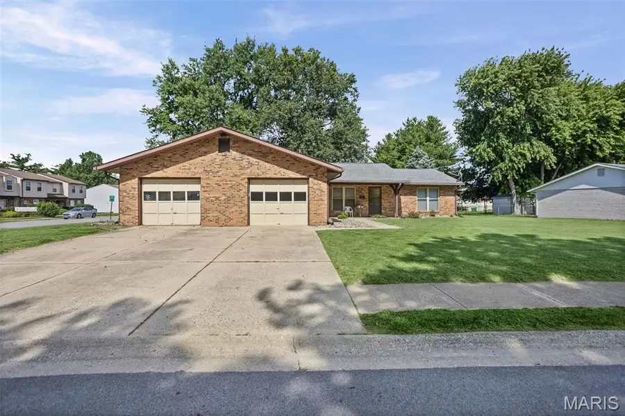 911 S Walnut Street, Ofallon, IL 62269 - #3