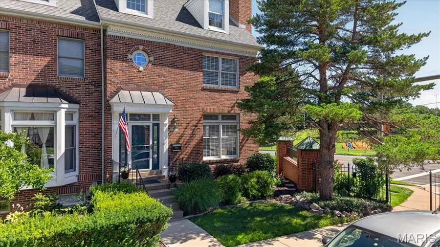 7501 Balson Avenue, Saint Louis, MO 63130 - #3