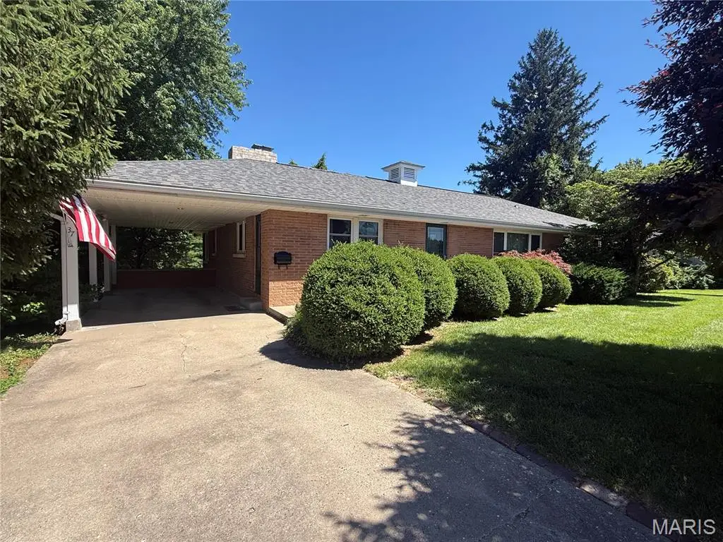 37 Holiday Drive, Hannibal, MO 63401 - #1