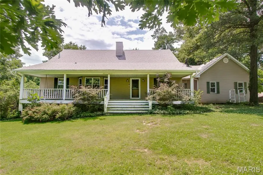 420 Ellison Street, Carlinville, IL 62626 - #2
