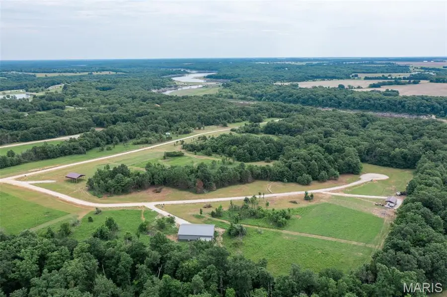 27 Halyon Estates, Perry, MO 63462 - #2