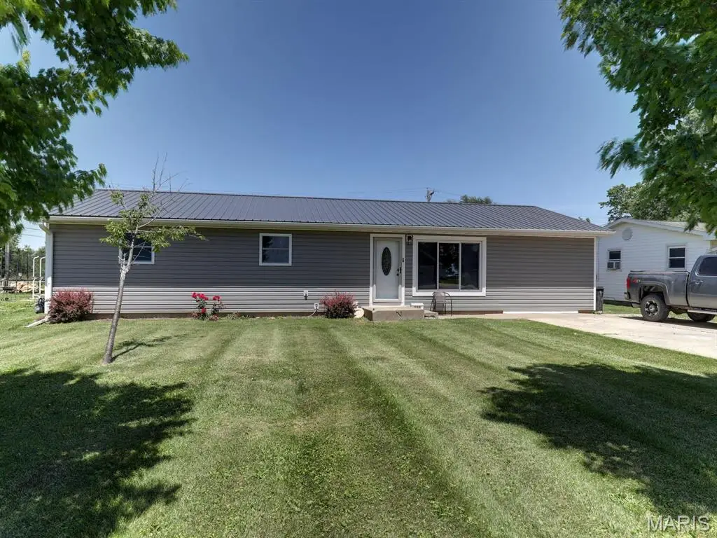 930 W Cedar Street, Kahoka, MO 63445 - #1