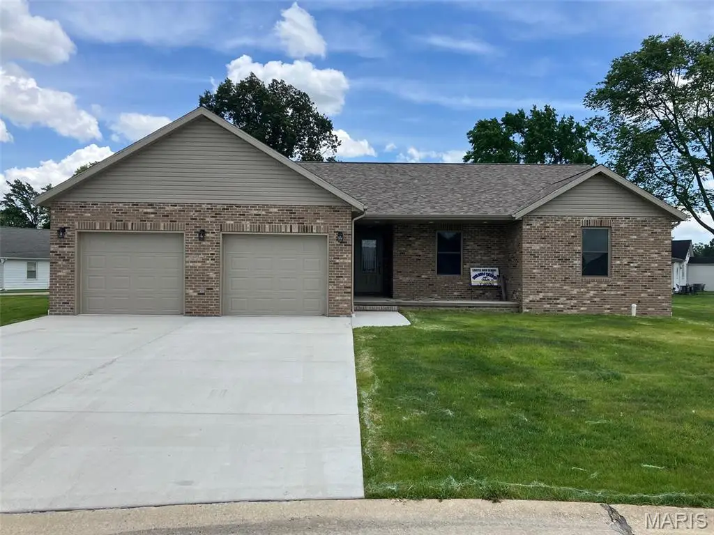 1450 Hodapp Court, Carlyle, IL 62231 - #1