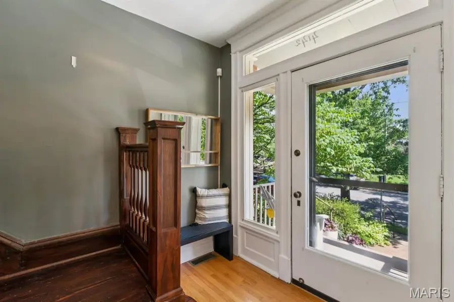 4142 Cleveland Avenue, Saint Louis, MO 63110 - #3