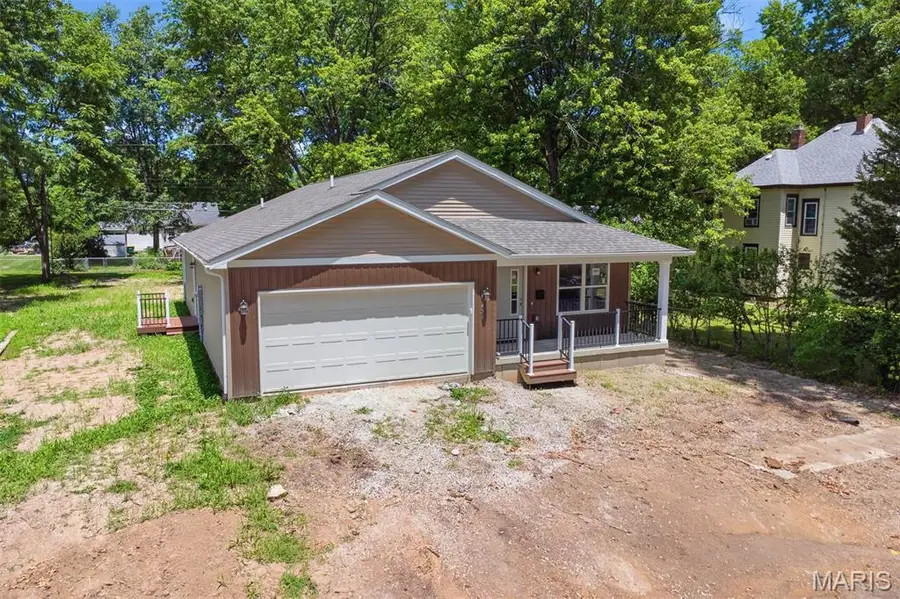 421 E Schuetz Street, Lebanon, IL 62254 - #3