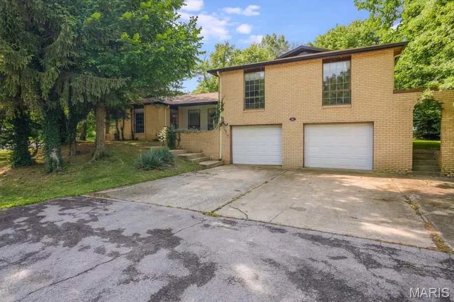 86 Memorial Court, Highland, IL 62249 - #2