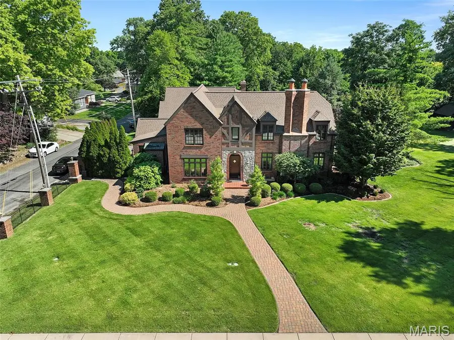 1239 Saint Louis Street, Edwardsville, IL 62025 - #2