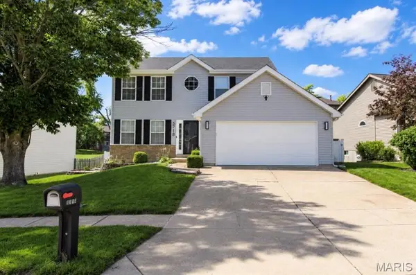 5718 Briarwood Estates Drive, Oakville, MO 63129