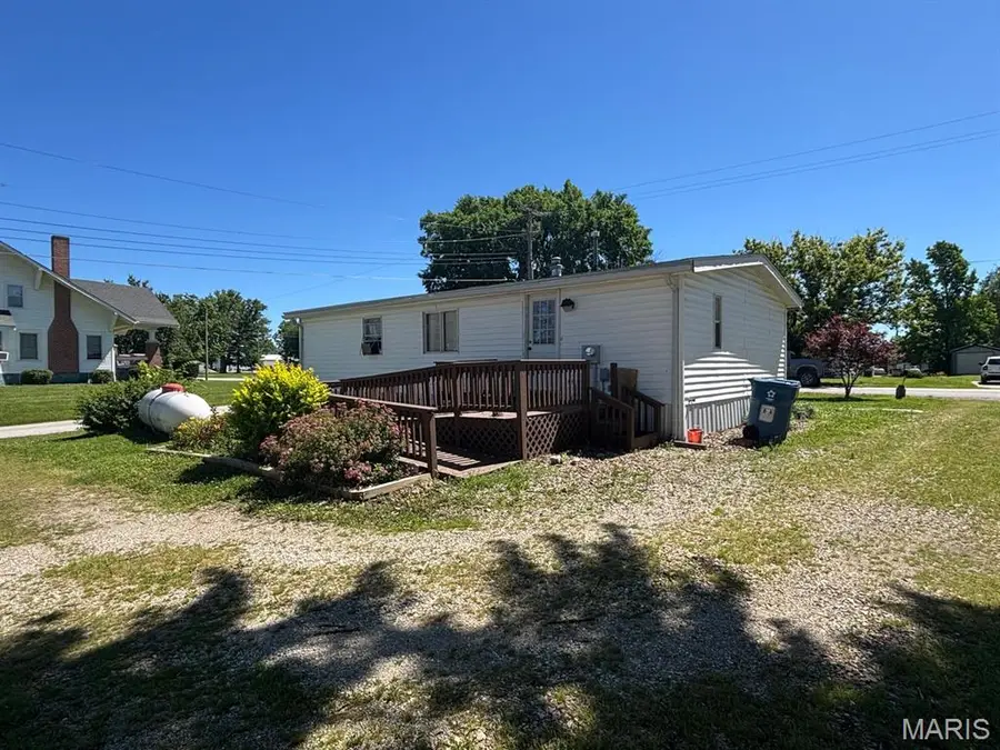 206 Washington Street, Shelbyville, MO 63469 - #3