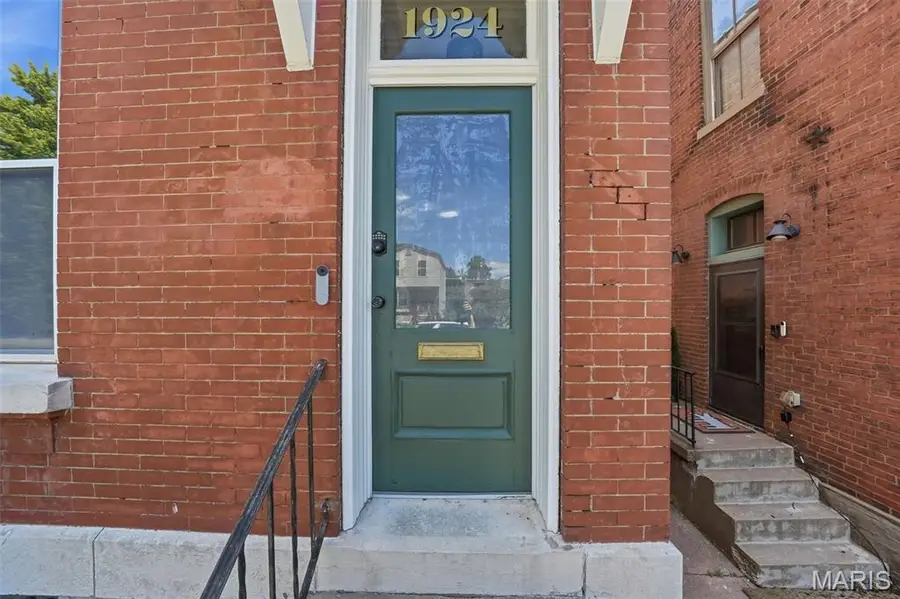 1924 Withnell Avenue, Saint Louis, MO 63118 - #2