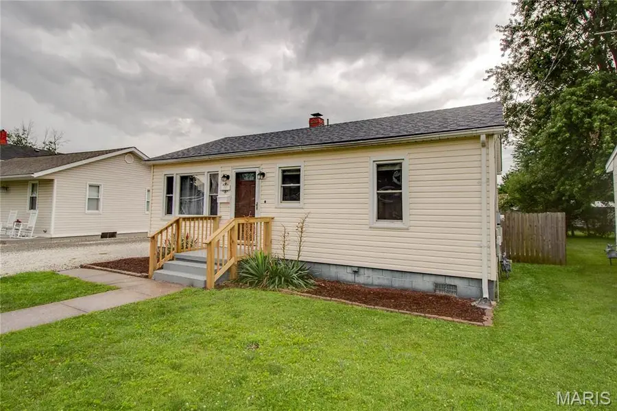 312 Hill Street, Jerseyville, IL 62052 - #2