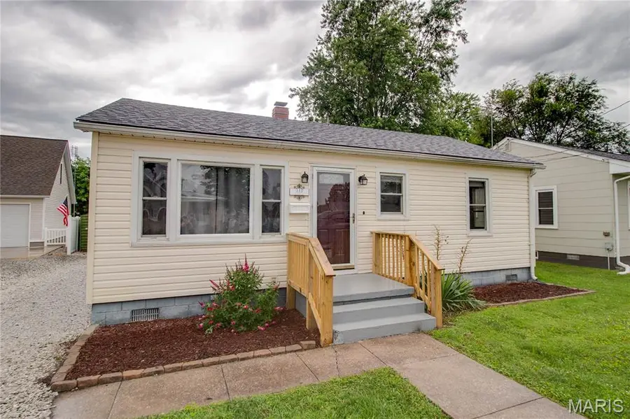 312 Hill Street, Jerseyville, IL 62052 - #3