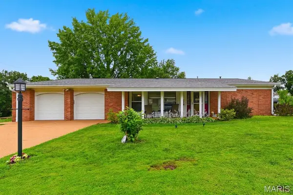 5044 Tealby Lane, St Louis, MO 63128