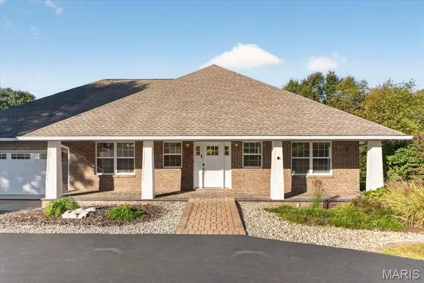 7912 Diamond Springs Drive, Godfrey, IL 62035