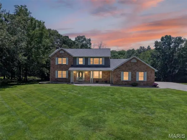 10 Woodleaf Court, St Paul, MO 63366