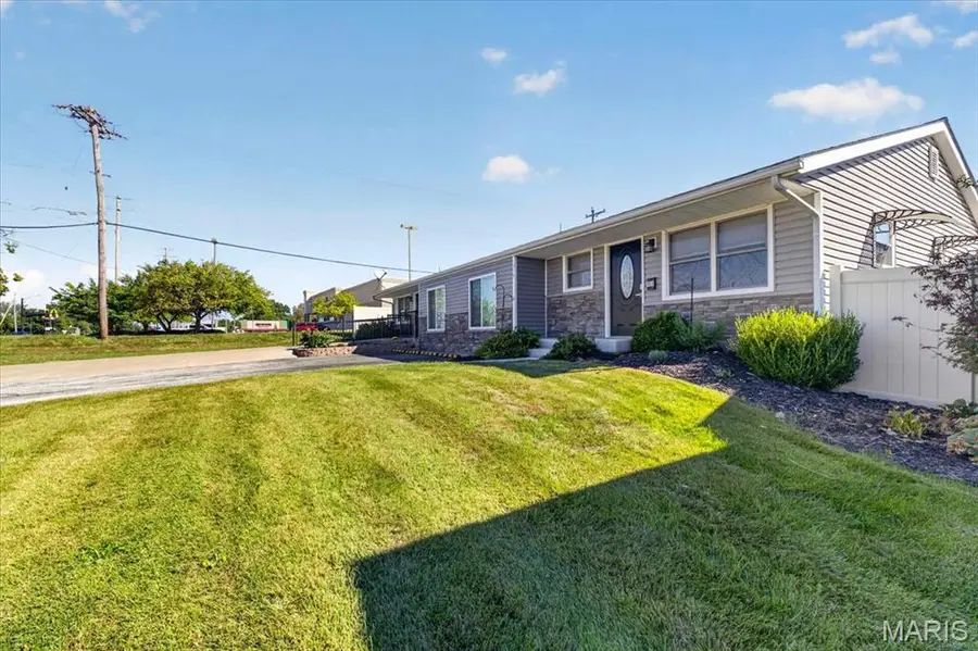 916 N Main Street, Ofallon, MO 63366 - #2