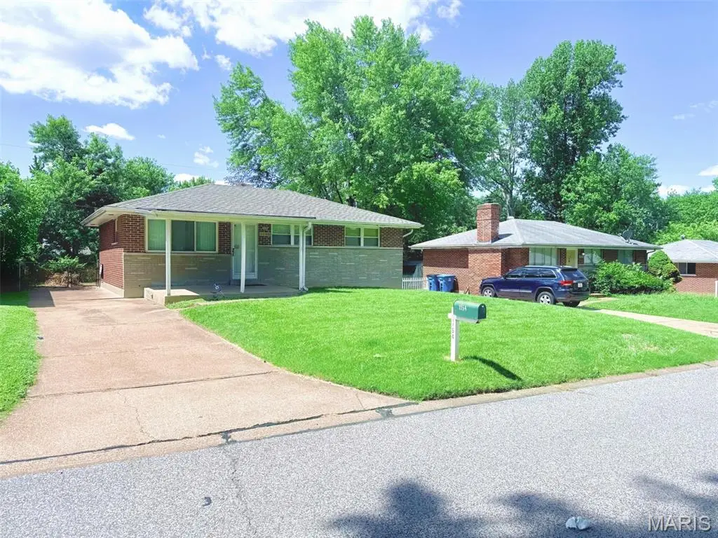 1154 Reale Avenue, Saint Louis, MO 63138 - #1