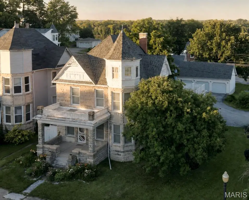 215 N 3rd Street, Louisiana, MO 63353 - #1