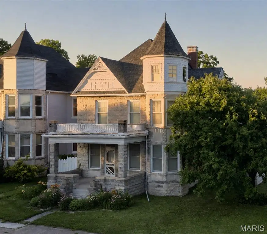215 N 3rd Street, Louisiana, MO 63353 - #2