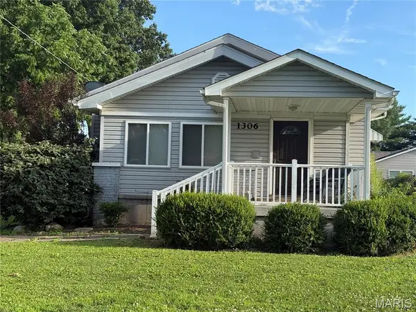 1306 Main Street, South Roxana, IL 62087