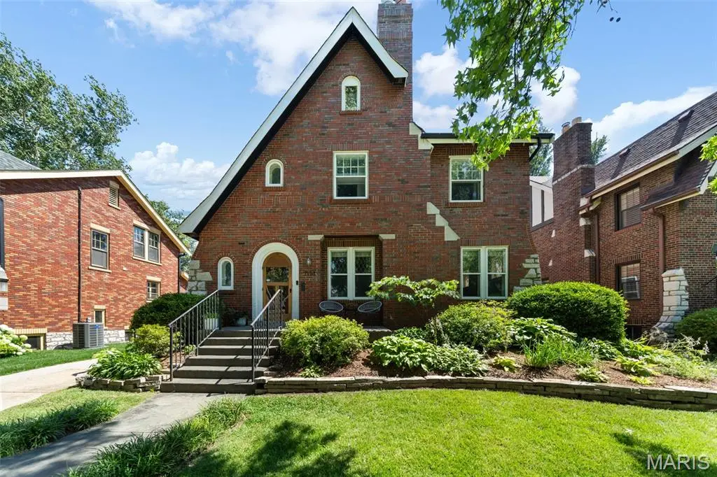 7134 Stanford Avenue, University City, MO 63130 - #1