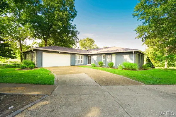 1012 Stuyvesant Lane, Ballwin, MO 63011