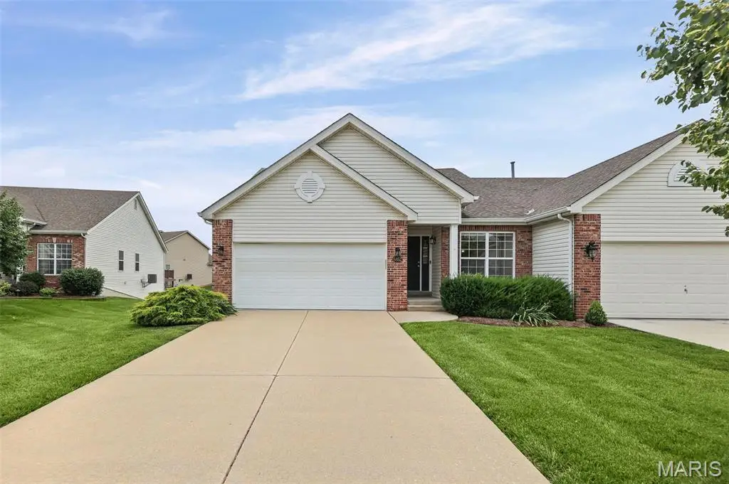 6852 Kensington Drive, Maryville, IL 62062 - #1