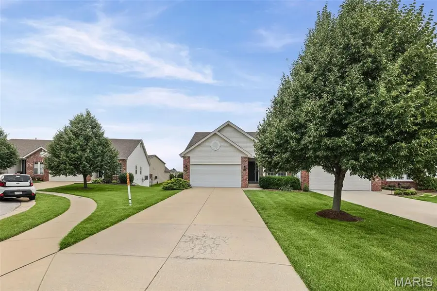 6852 Kensington Drive, Maryville, IL 62062 - #2
