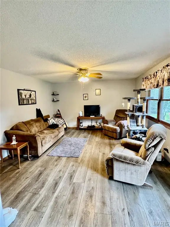 907 Chicago Street, Greenville, IL 62246 - #3