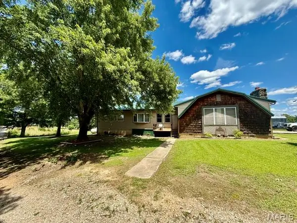 15302 Bucyrus Drive, Bucyrus, MO 65444