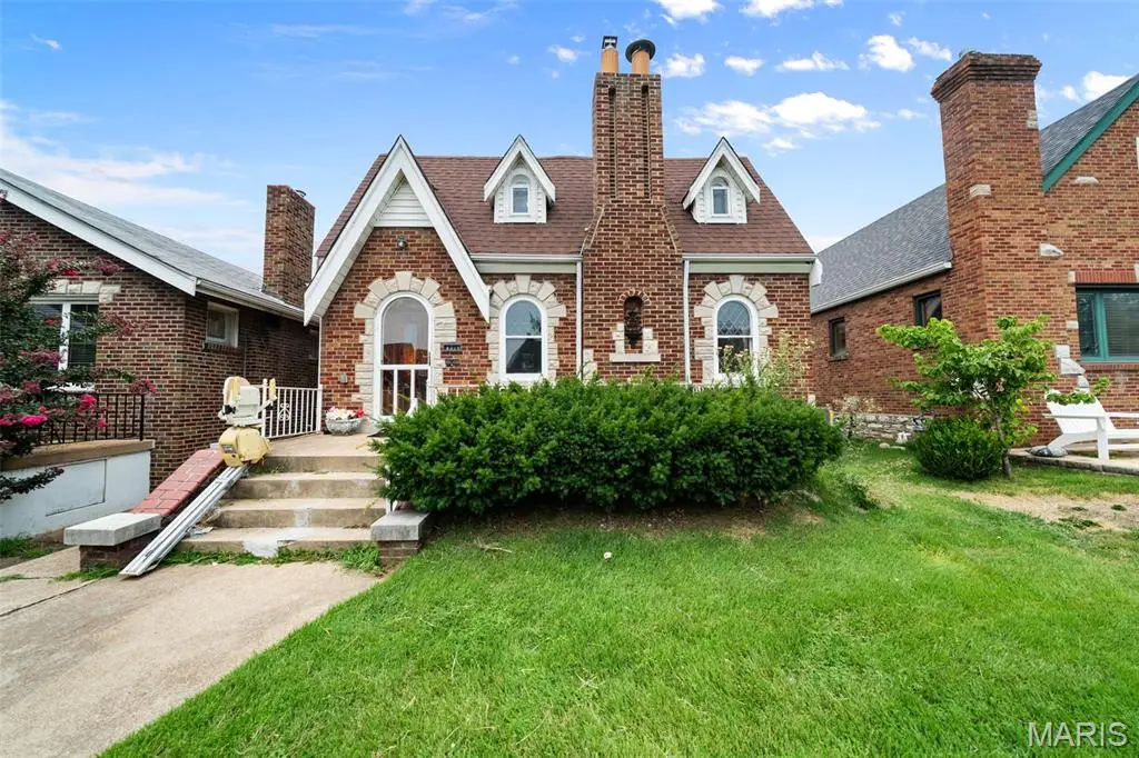 6319 Tholozan Avenue, Saint Louis, MO 63109 - #1